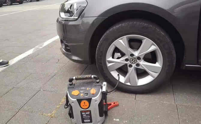 兴宁汽车搭电案例